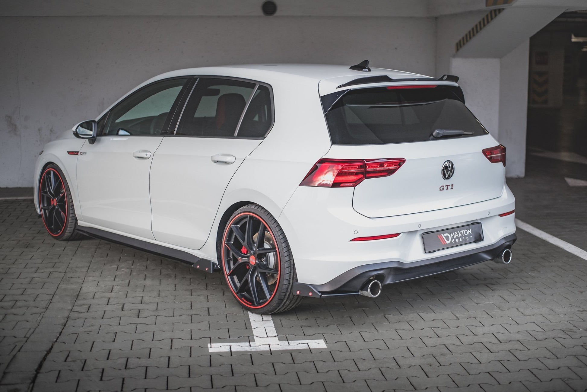 Maxton Heck Ansatz Flaps Diffusor V.2 +Flaps für Volkswagen Golf 8 GTI