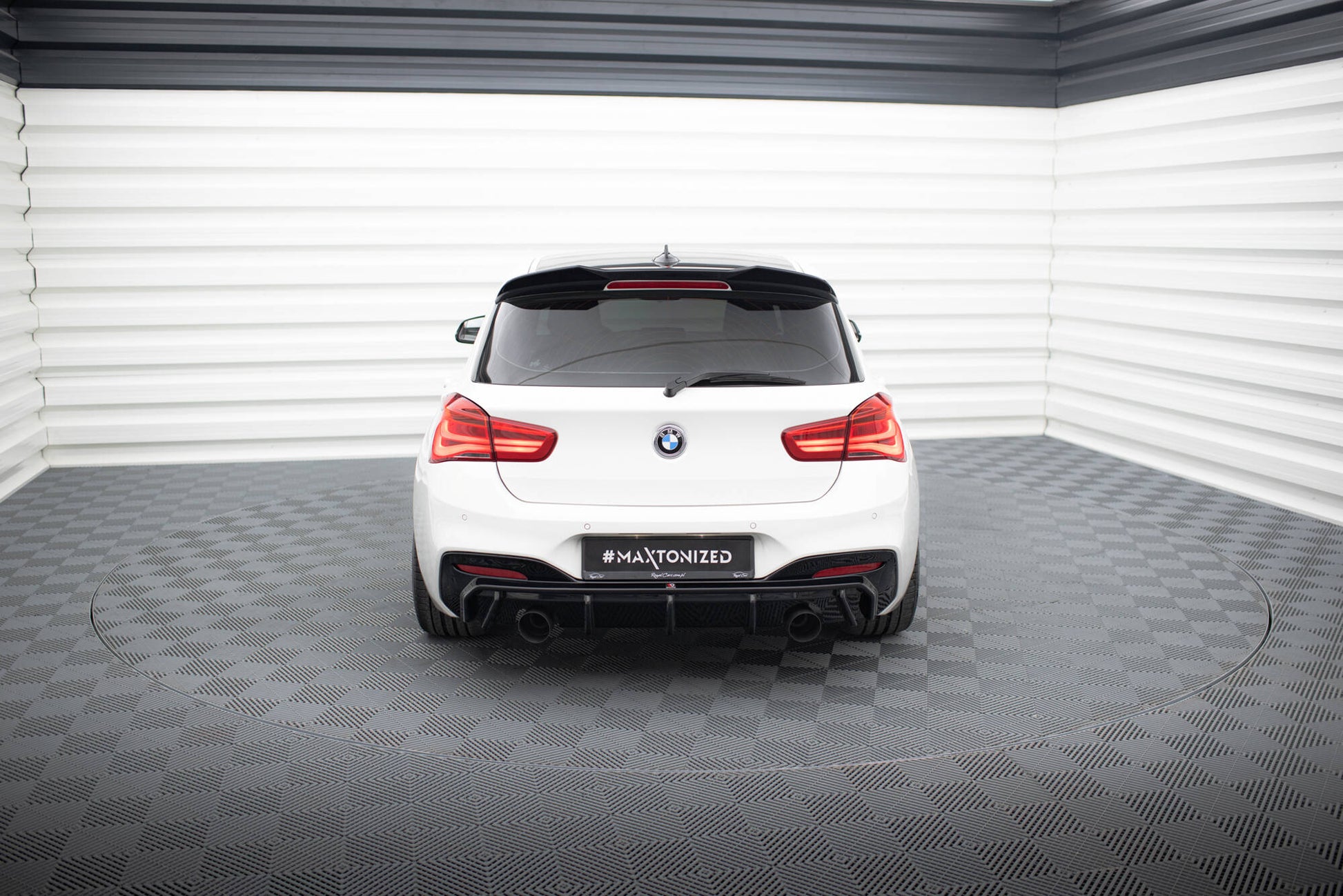 Maxton Diffusor Heck Ansatz V.3 für BMW M140i F20 Facelift