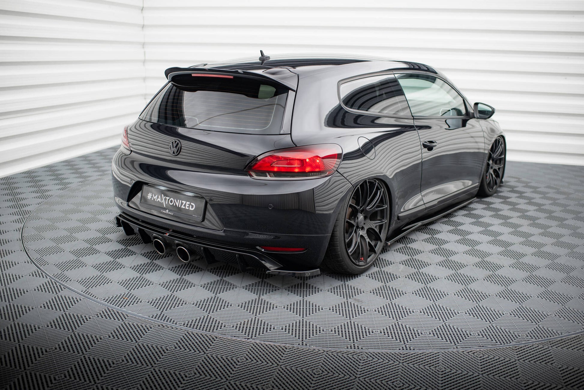 Maxton Heck Ansatz Flaps Diffusor V.2 für Volkswagen Scirocco Mk3  schwarz Hochglanz