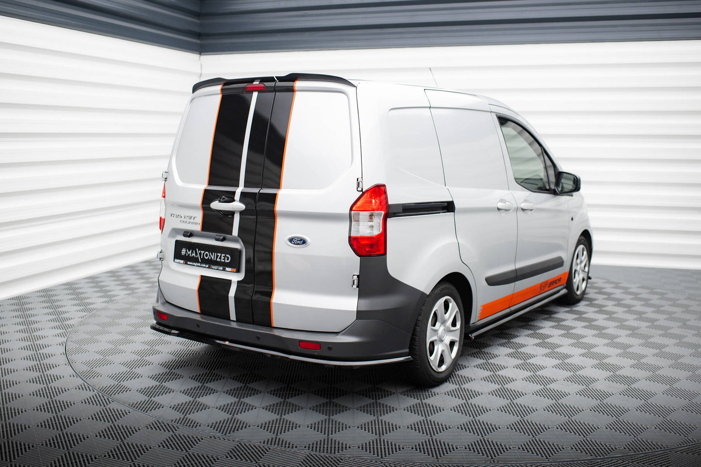 Maxton Zentrale Hinten Splitte Ford Transit Courier Mk1 schwarz Hochglanz