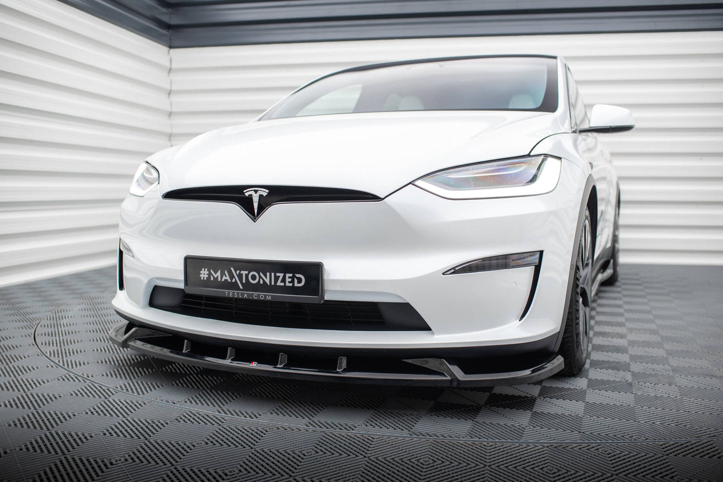 Maxton Front Ansatz V.2 für Tesla Model X Mk1 Facelift schwarz Hochglanz