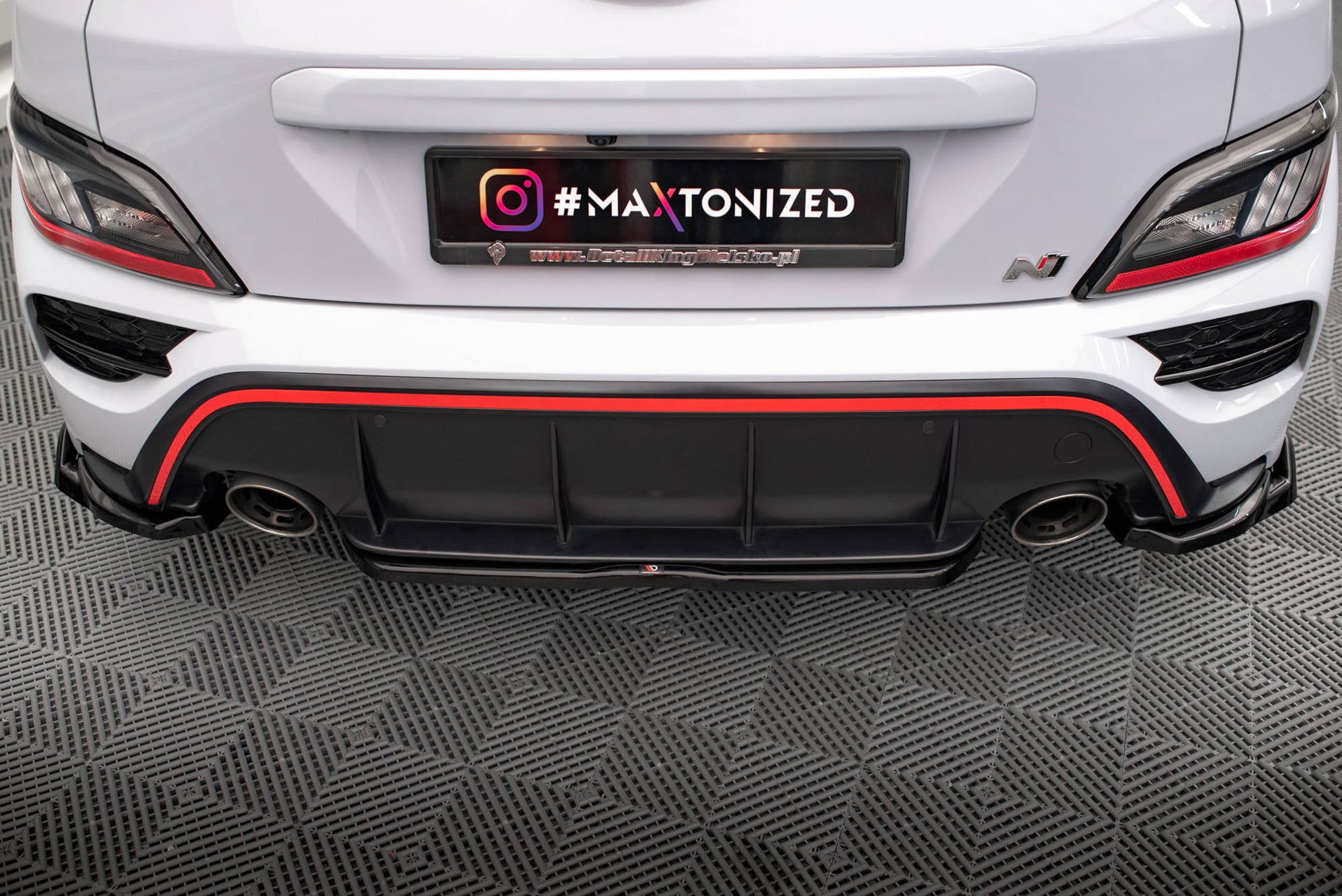Maxton Mittlerer Diffusor Heck Ansatz für Hyundai Kona N Mk1 schwarz Hochglanz