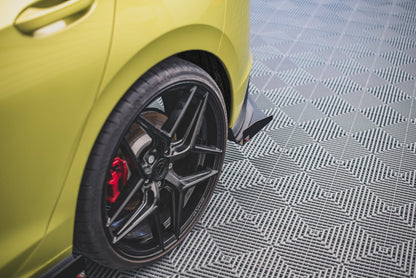 Maxton Robuste Racing Heck Ansatz Flaps Diffusor +Flaps für Volkswagen Golf 8 GTI Clubsport schwarz Hochglanz