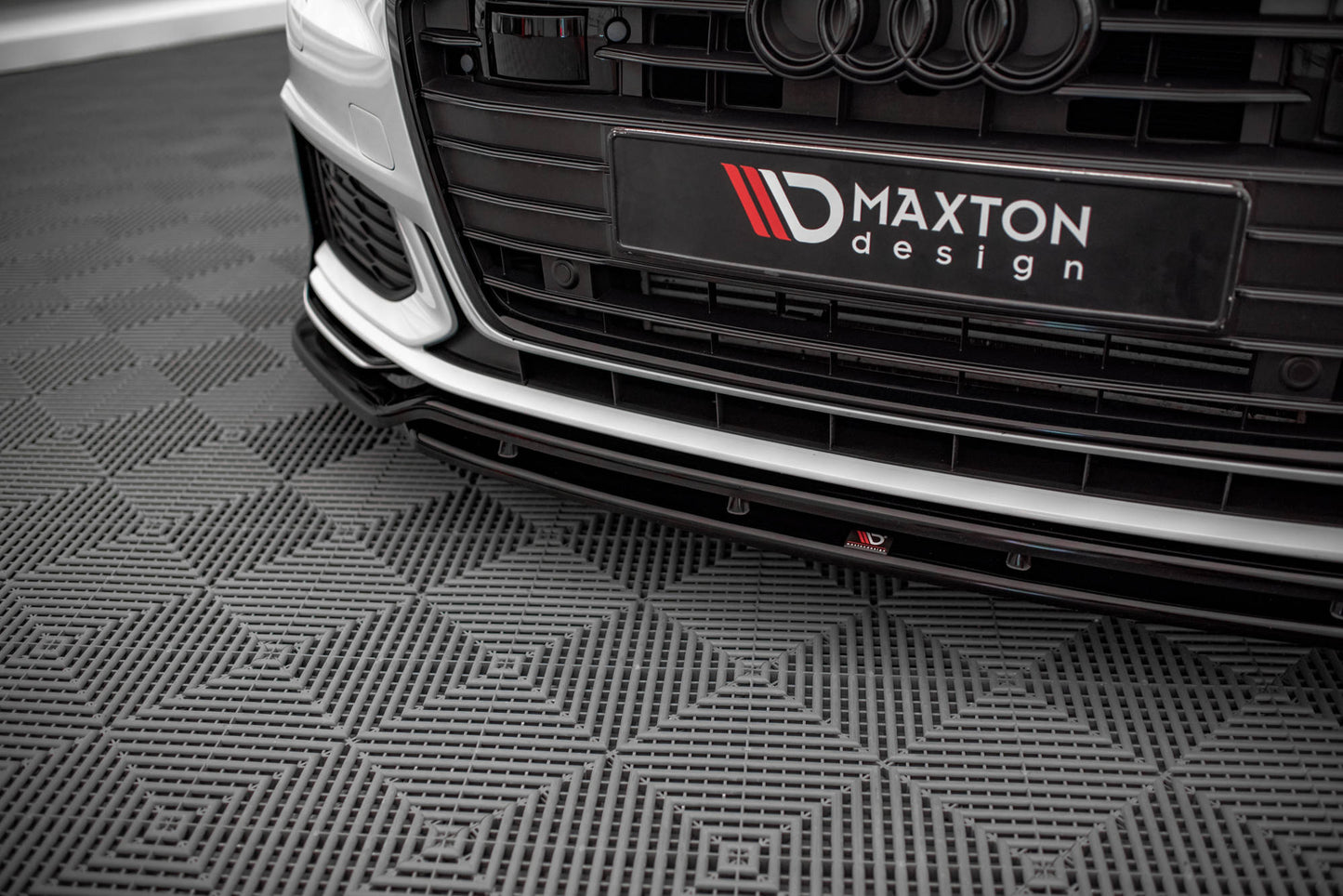 Maxton Front Ansatz V.3 für Audi A6 S-Line / S6 C8  schwarz Hochglanz