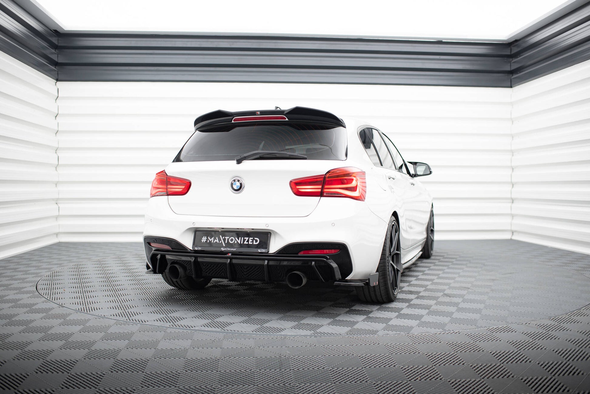 Maxton Heck Ansatz Flaps Diffusor V.5 +Flaps für BMW 1er M-Paket / M140i F20 Facelift