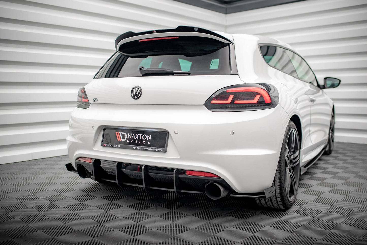 Maxton Street Pro Heck Ansatz Flaps Diffusor +Flaps für Volkswagen Scirocco R Mk3 schwarz Hochglanz