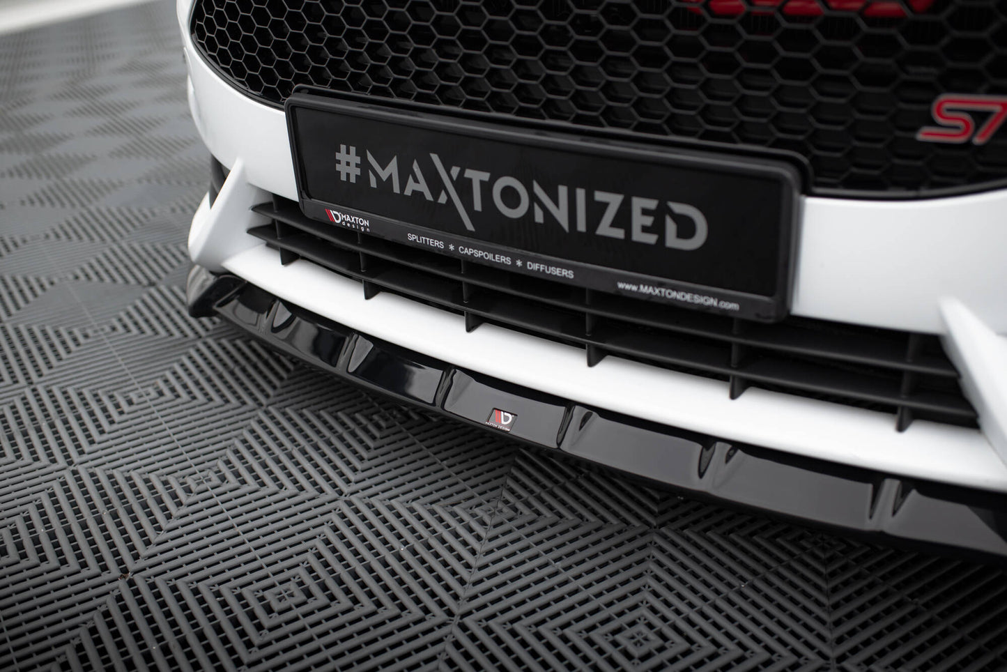 Maxton Front Ansatz V.6 +Flaps für Ford Fiesta ST Mk7 Facelift