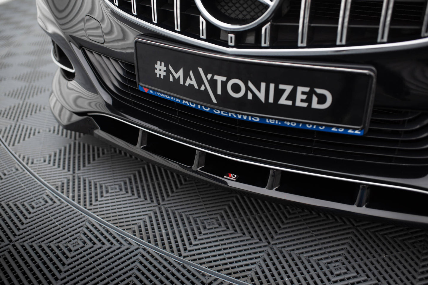 Maxton Front Ansatz für Mercedes-Benz E W212 Facelift schwarz Hochglanz