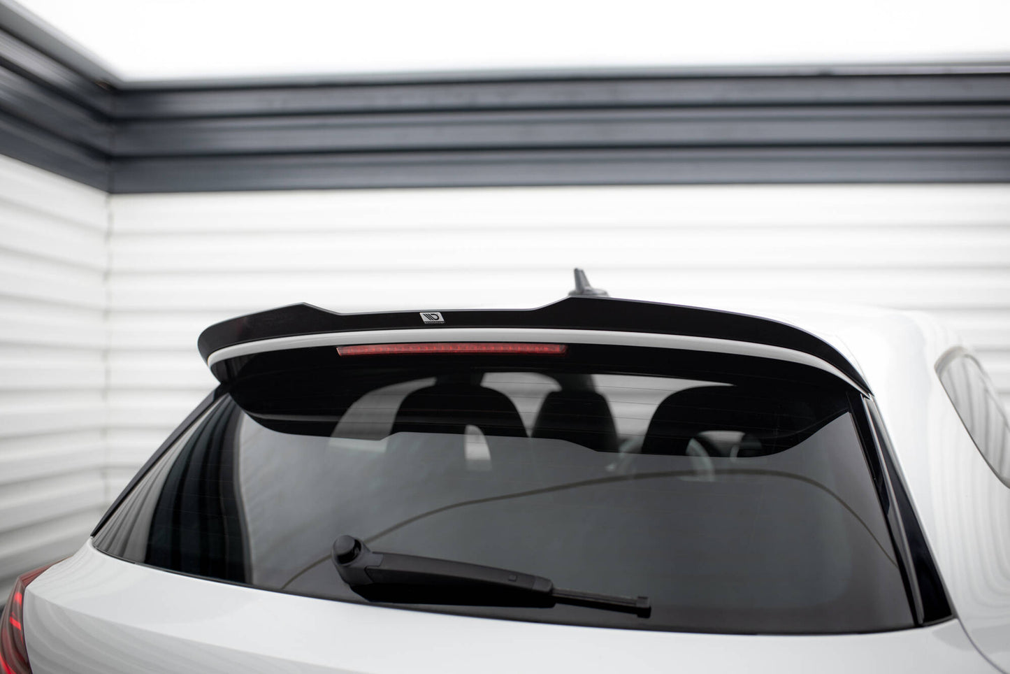 Maxton Spoiler CAP für Volkswagen Scirocco Mk3 Facelift schwarz Hochglanz