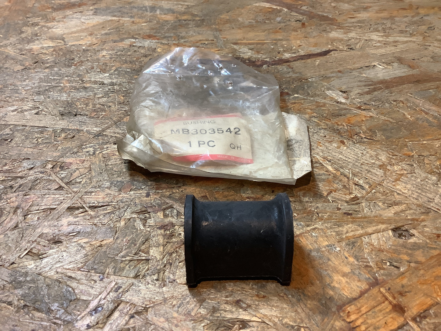 Mitsubishi Galant Stabilisatorbuchse Original Mitsubishi NEU