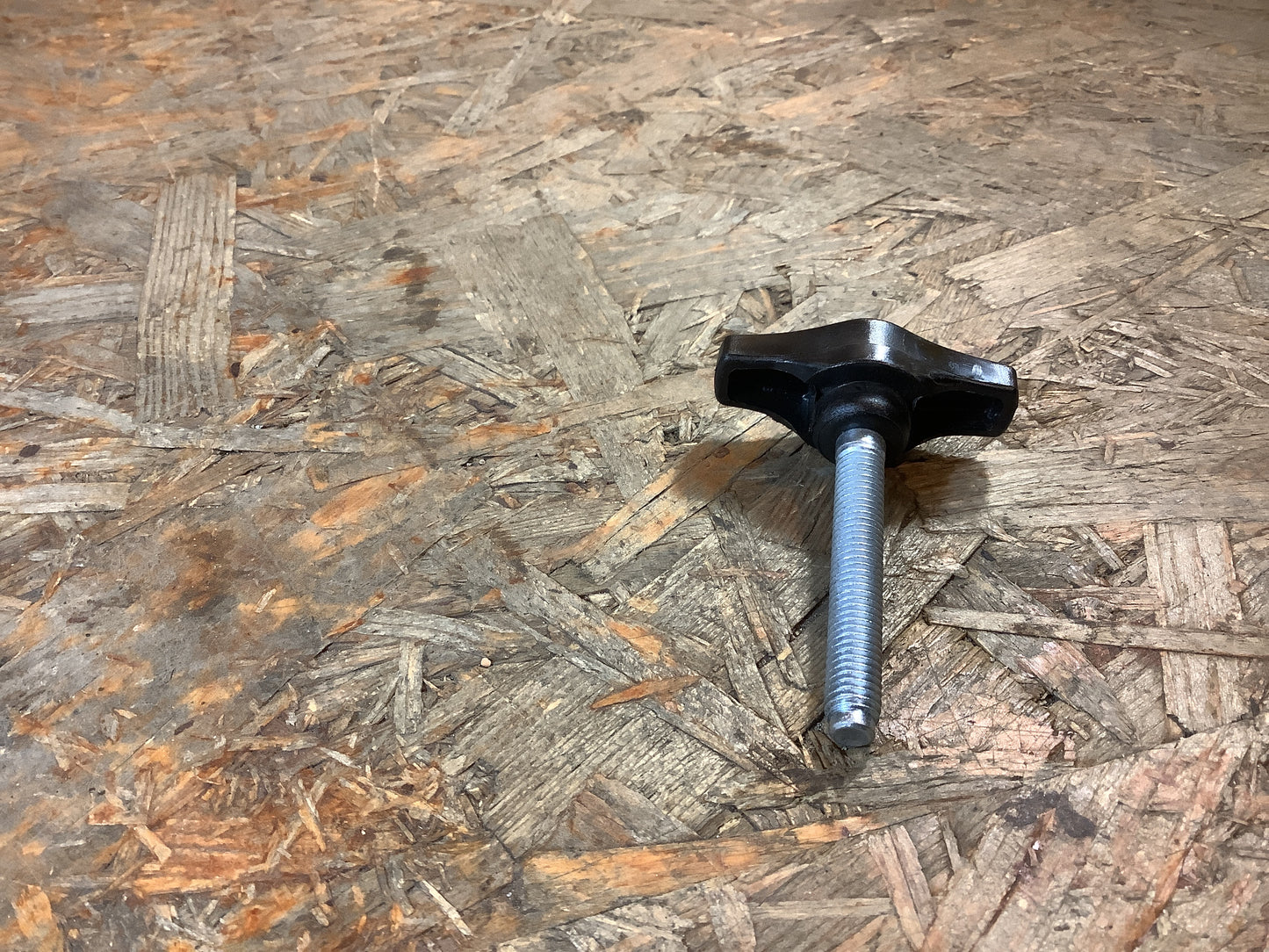 Astra F, Flügelschraube Original GM NEU