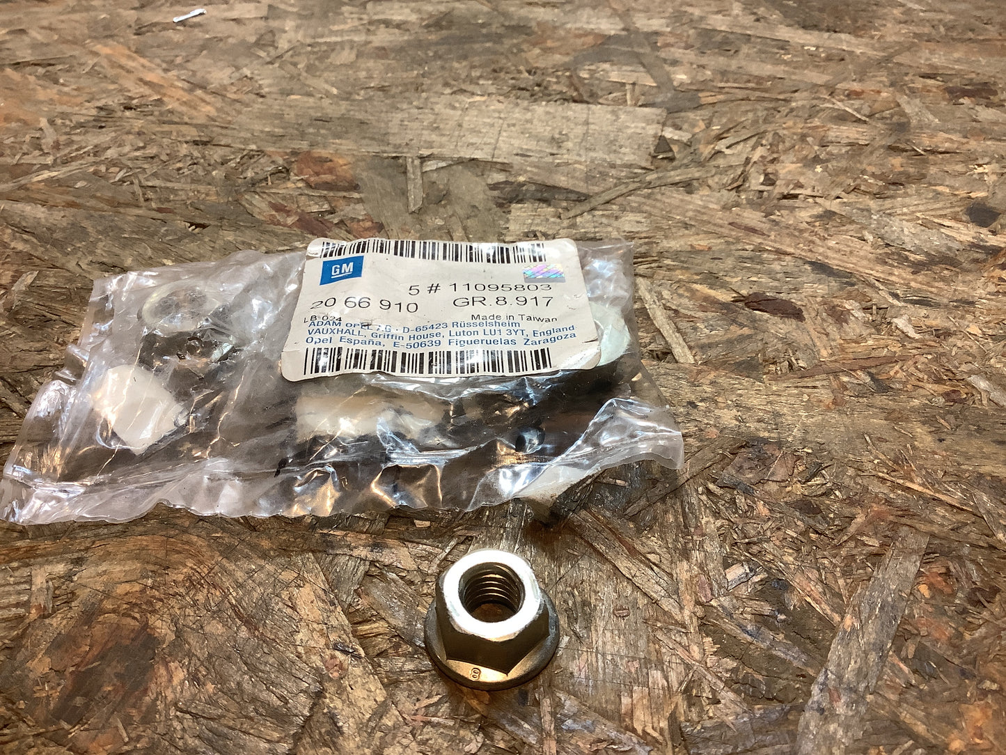 Zafira B SKT Mutter M10 Dämpferblock an Querlenker Original GM NEU