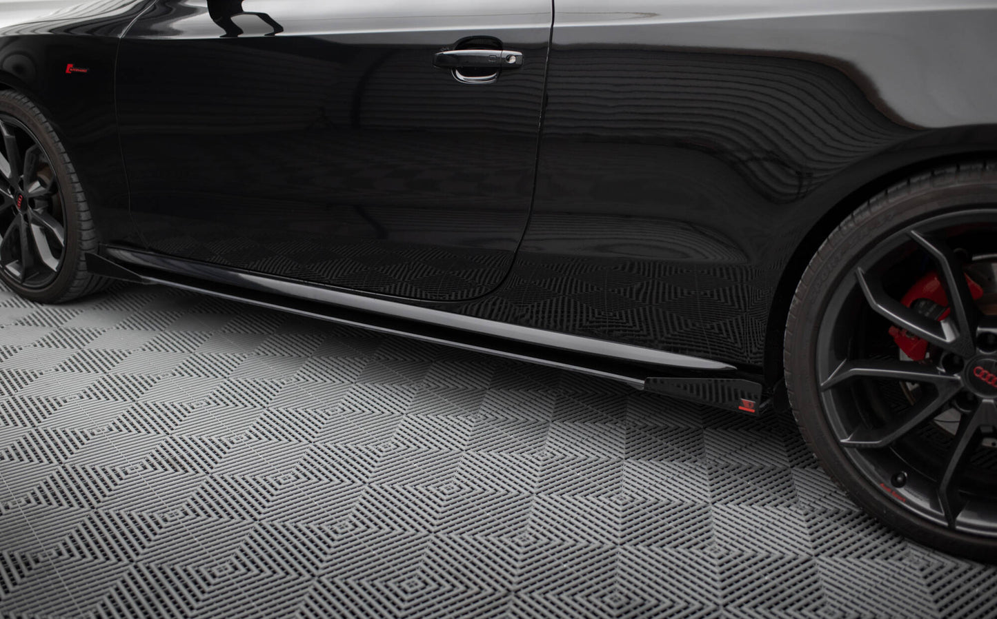 Maxton Side Flaps Audi A5 / A5 S-Line / S5 Coupe / Cabrio 8T / 8T Facelift schwarz Hochglanz