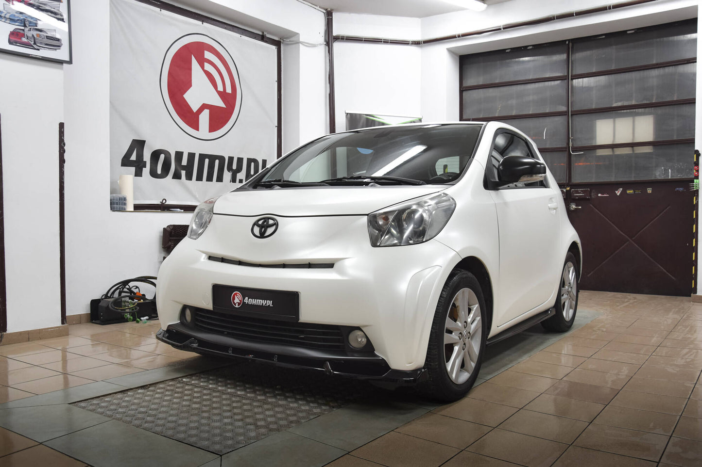 Maxton Front Ansatz für Toyota IQ schwarz Hochglanz