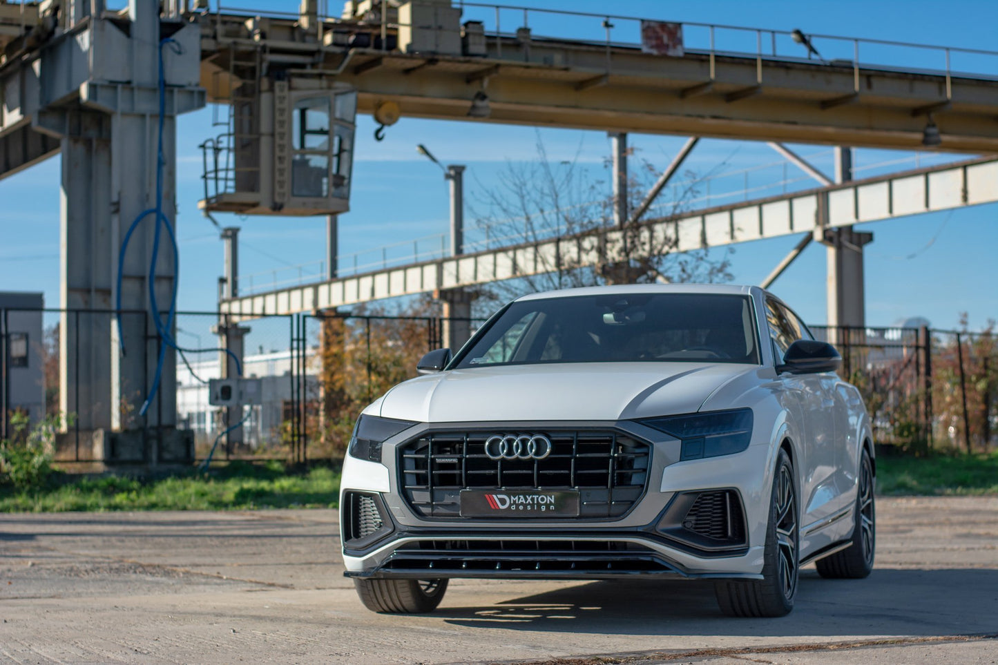 Maxton Front Ansatz für  V.1 Audi Q8 S-line / SQ8 Mk1 schwarz Hochglanz