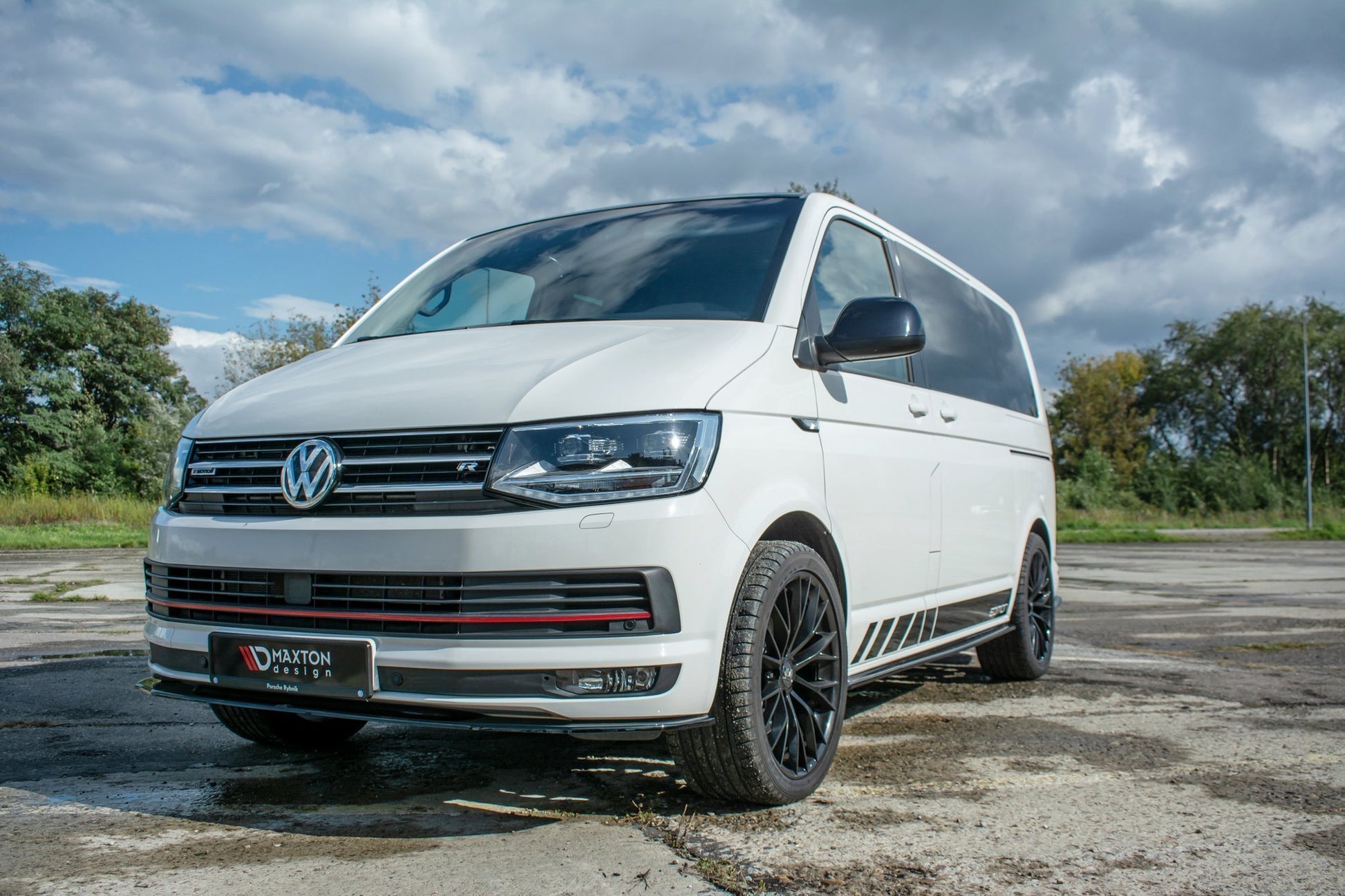 Maxton Seitenschweller Ansatz für Volkswagen T6 schwarz matt