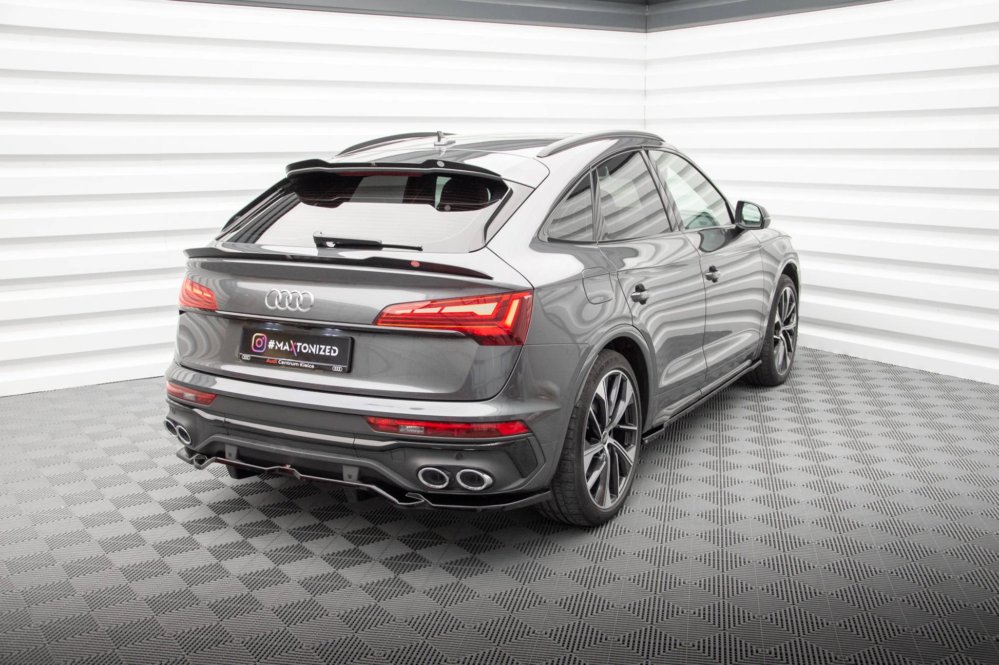 Maxton Niedriger Spoiler CAP für Audi SQ5 Sportback Mk2 Facelift schwarz Hochglanz