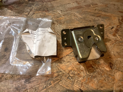 Opel Kadett D Heckklappenschloss Original Opel NEU