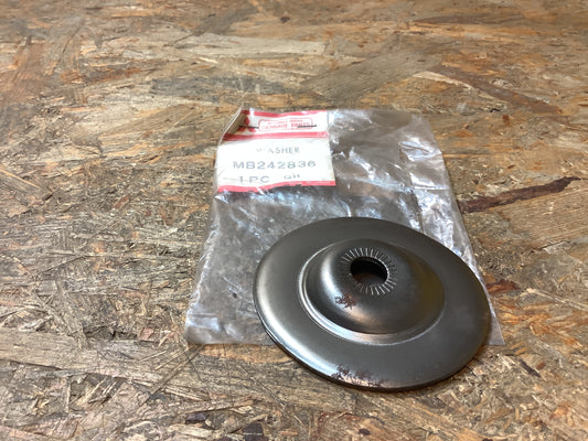 Mitsubishi Unterlegscheibe, Querlenker hinten Original Mitsubishi Neu