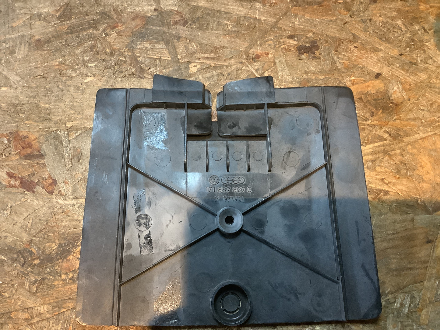 VW Golf I Sicherheitsgurtabdeckung Original VW Audi NEU