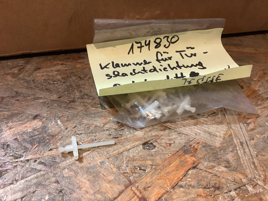 Opel Kadett Klammer für Türschachtdichtung NEU