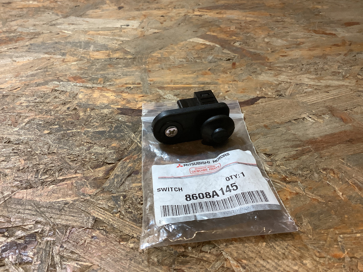 Mitsubishi Pajero, Grandis Schalter, Innenleuchte Original Mitsubishi NEU