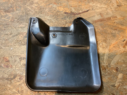 Mitsubishi Minibus Bj. 88-09 Schmutzfänger H.R. Original Mitsubishi NEU