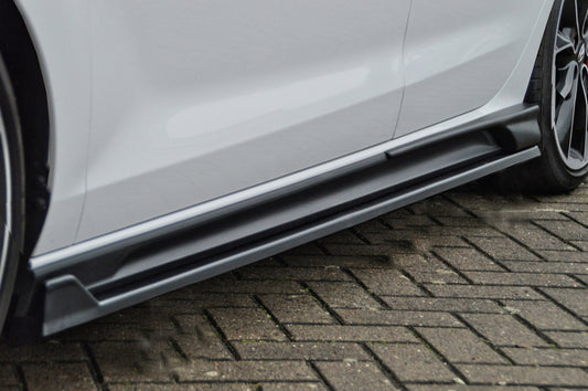 CUP Seitenschwellersatz mit Flaps/Schacht Hyundai i30 Fastback N Schwarz Matt