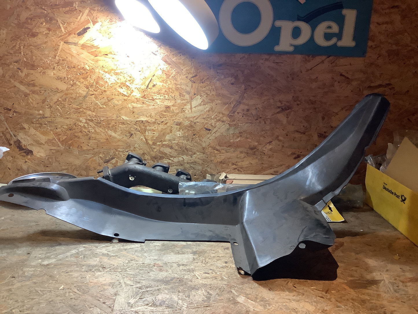 Opel Kadett E Steinschlagschutz vorne links Original GM NEU