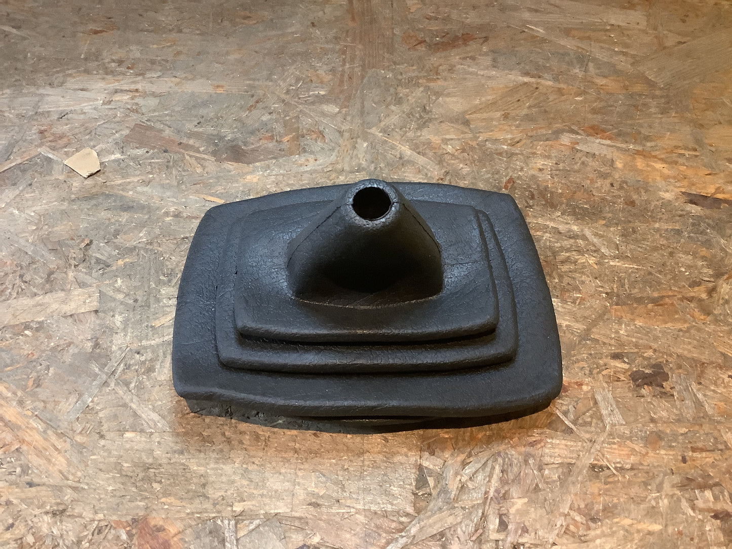 Polo 1/Golf 1 Schalthebelmanschette Original VW NEU