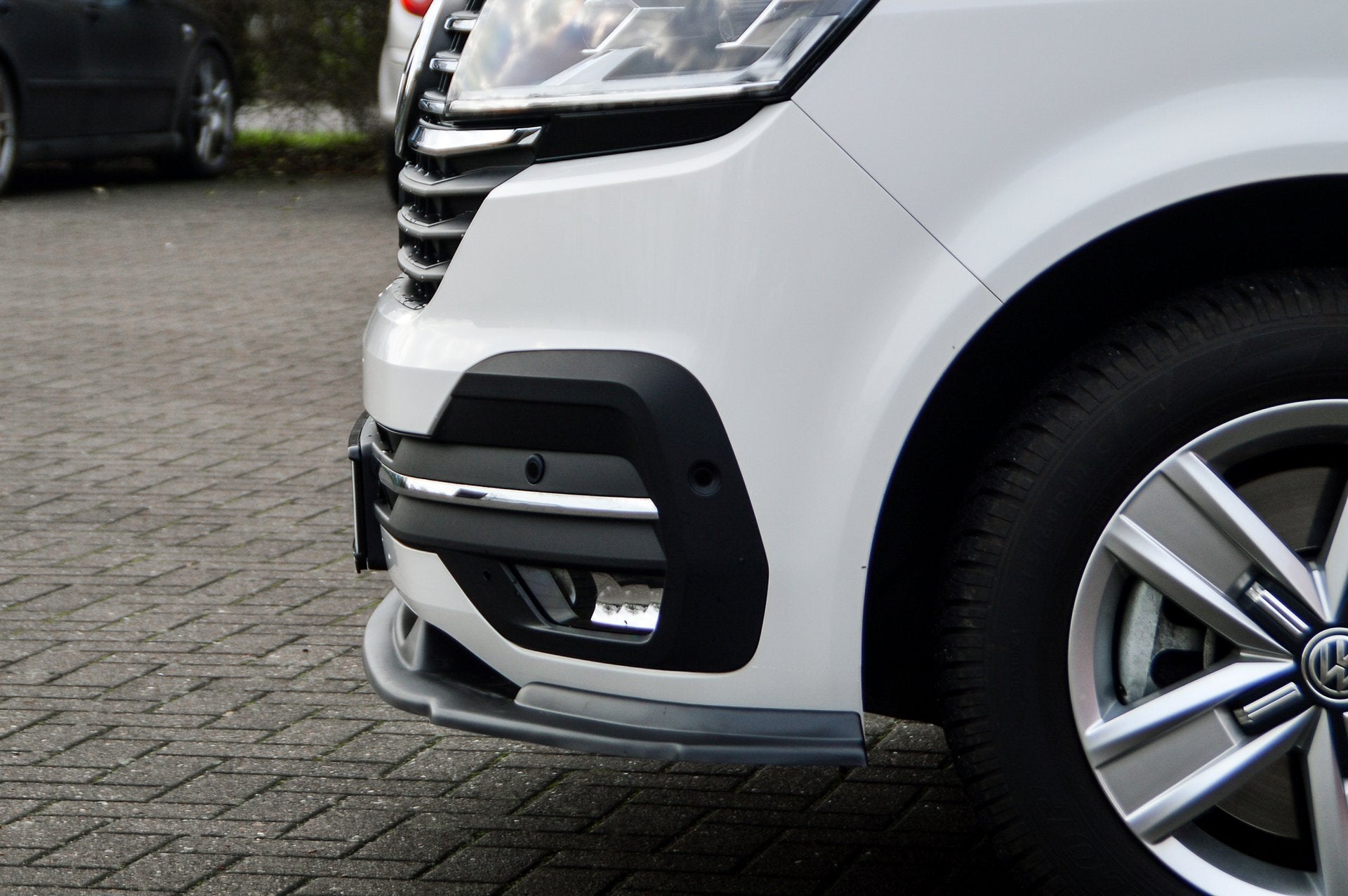 CUP Frontspoilerlippe ABS Volkswagen Bus T6 ab Bj.: 2019- Carbon