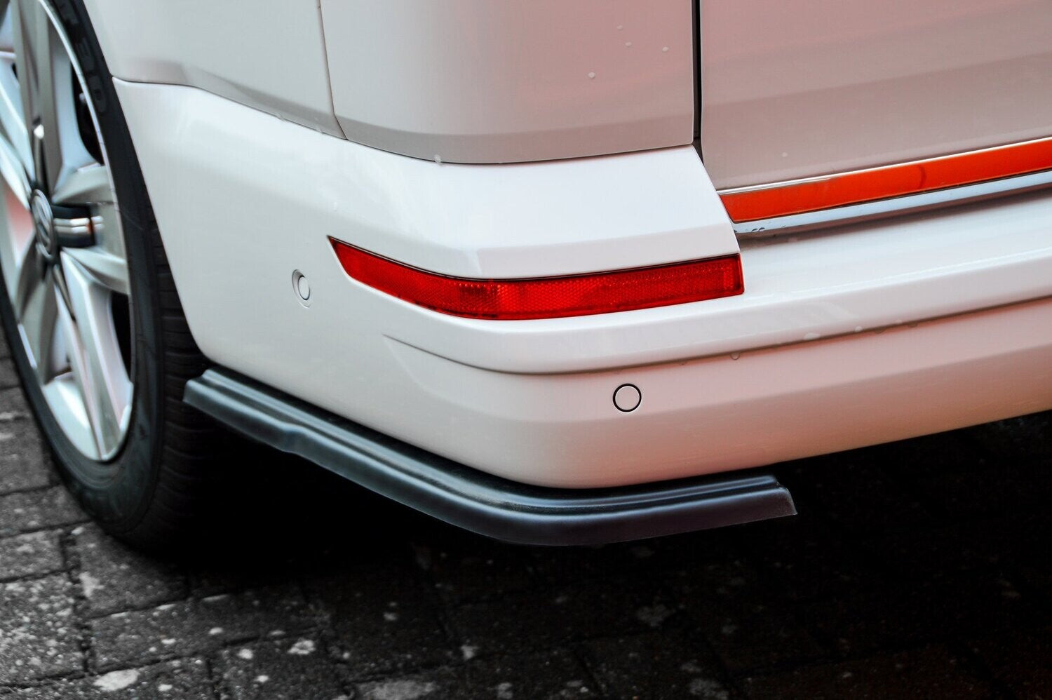 Heckansatz 2 tlg Volkswagen Bus T6 ab Bj.: 2019- Schwarz Matt