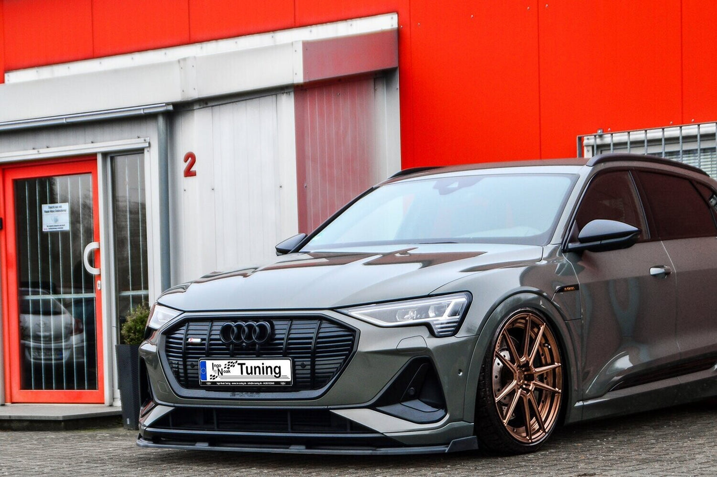 CUP Frontspoilerlippe mit Seitenwing Audi e-tron Quattro Sportback Schwarz Glanz