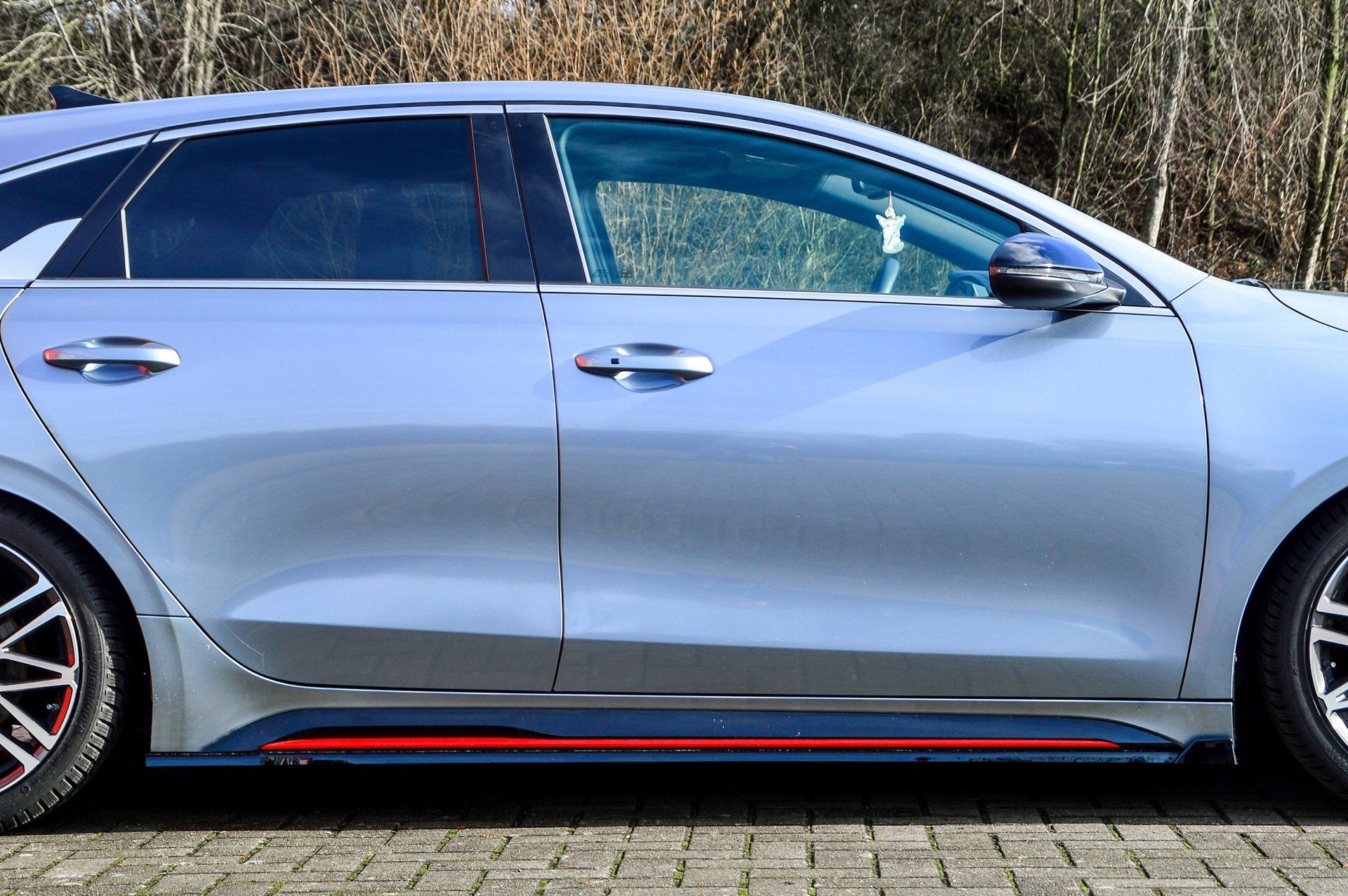 CUP Seitenschwellersatz mit Wing vorne Kia Pro Ceed GT Schwarz Matt