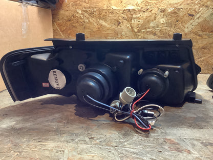 Tuning-Tec LED Tagfahrlicht Scheinwerfer für VW Passat 3B (B5) 96-00 schwarz