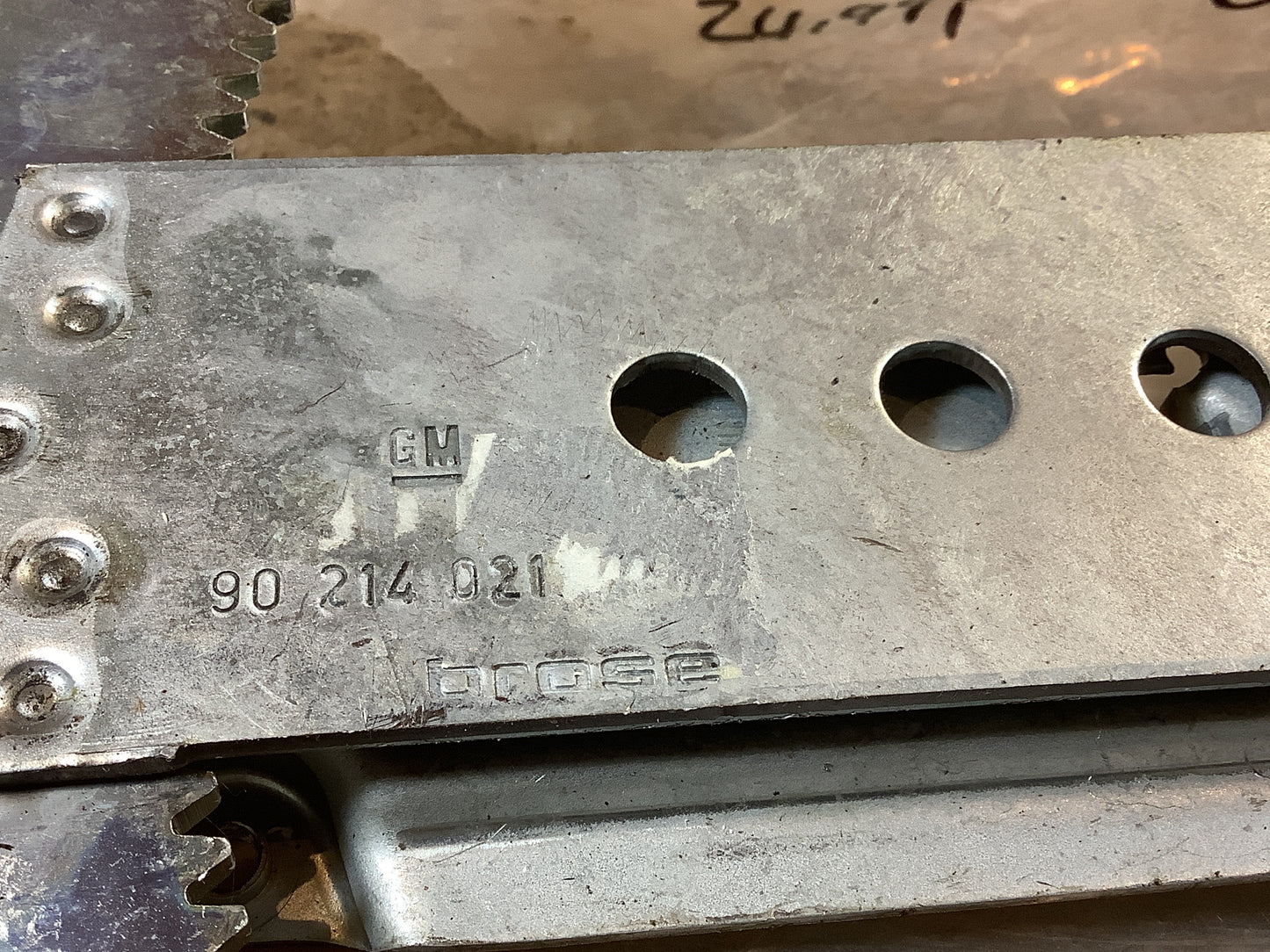 Rekord E Fensterheber Links 2-Türer Original GM NEU