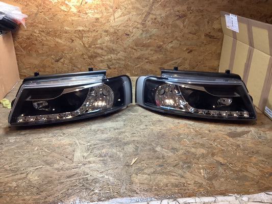 Tuning-Tec LED Tagfahrlicht Scheinwerfer für VW Passat 3B (B5) 96-00 schwarz