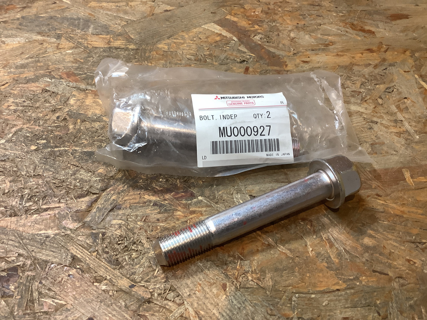 Mitsubishi Pajero, Pajero Sport Sturzkorrekturschraube Original Mitsubishi NEU (2 Stück jeweils) Original Mitsubishi NEU