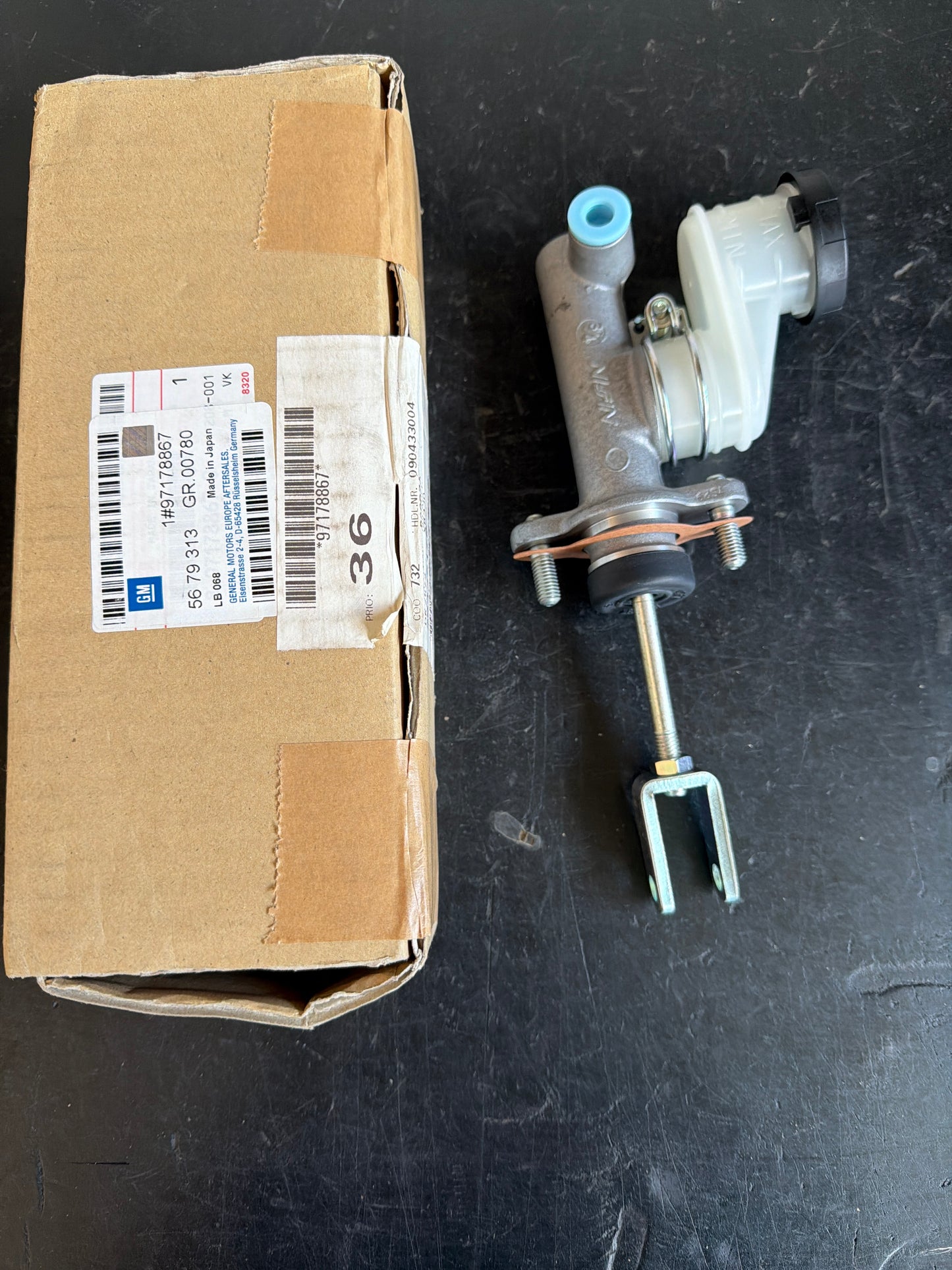 Original GM Opel Frontera B Kupplungsgeberzylinder NEU