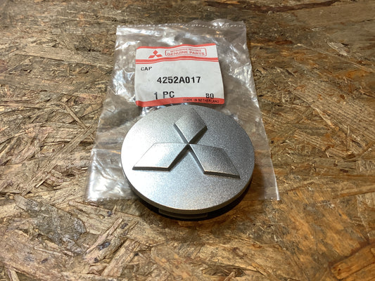 Mitsubishi Colt VI (Z2, Z3) Radnabendeckel (12 Zoll) Original Mitsubishi NEU