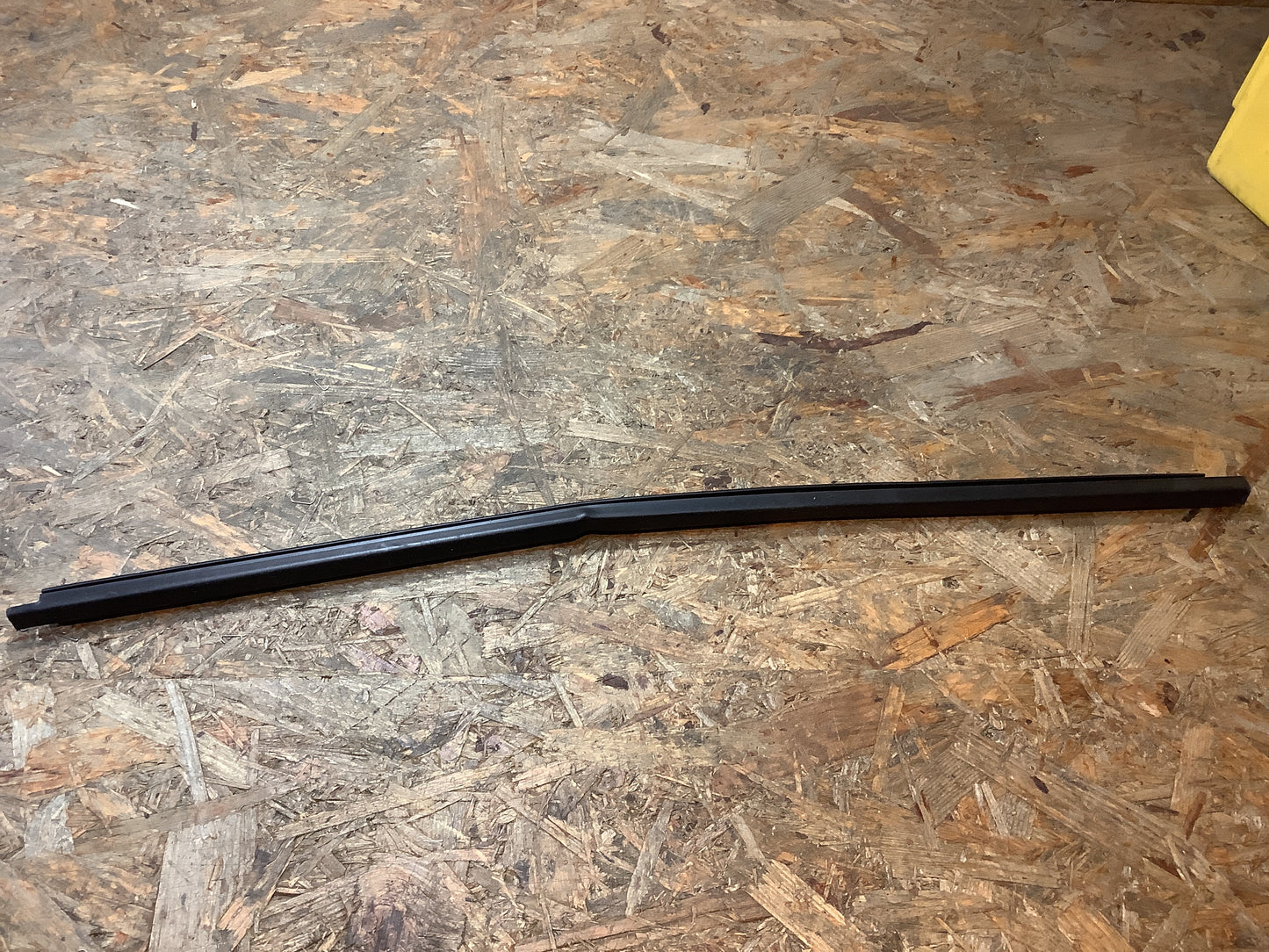 Ford Fiesta, Bj. 76-89 (AX) Abdichtung, Fensterschacht Original Ford NEU