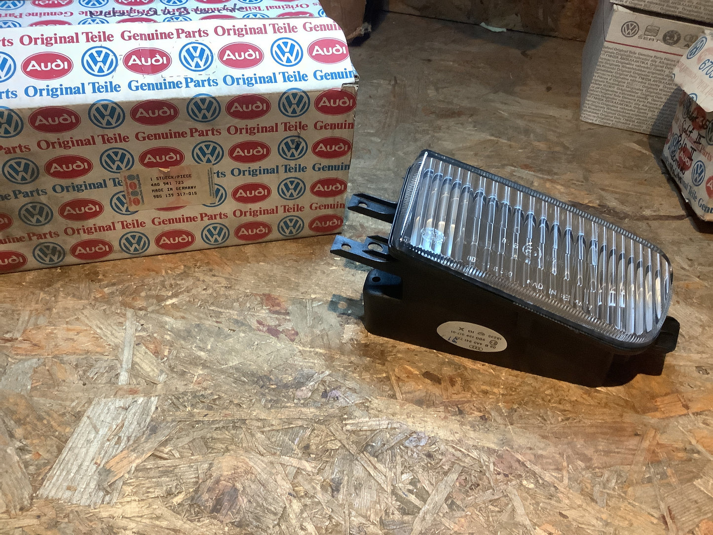 Audi 100 Nebelschlussleuchte Original Genuine Parts NEU