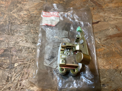 Mitsubischi L300 Verriegelung, Tür H.R Original Mitsubishi NEU