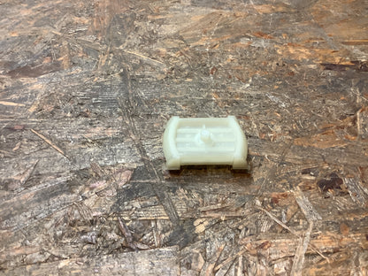 Mitsubishi Clip an Stoßstange Original Mitsubishi NEU