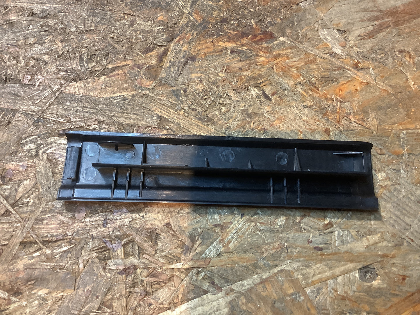 Mitsubishi Galant E30 Dachzierleiste Abdeckung Original Mitsubishi NEU