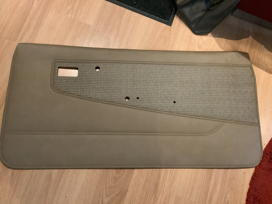 Opel Kadett E 3 Türer Türverkleidung vorne rechts, beige Original GM NEU