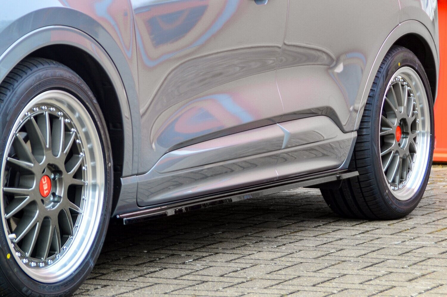 Seitenschwellersatz CUP Ford Kuga 3, Typ DFK ab Bj.: 2019- Schwarz Matt