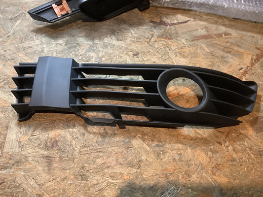 Passat B5 Bj 96-2005 Leiste links mit Nebelscheinwerfer Aussparung Original VW NEU