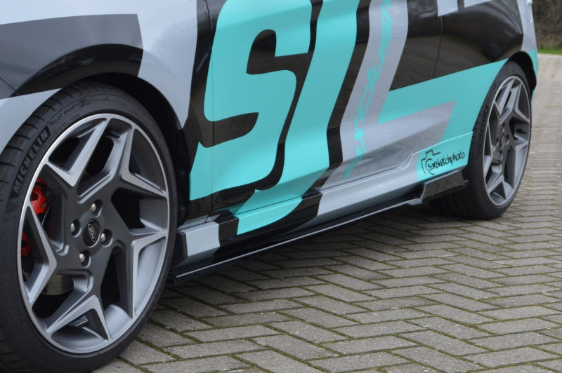 CUP Seitenschweller Ford Fiesta ST, MK8, JHH ab Bj.: 2018- Schwarz Glanz