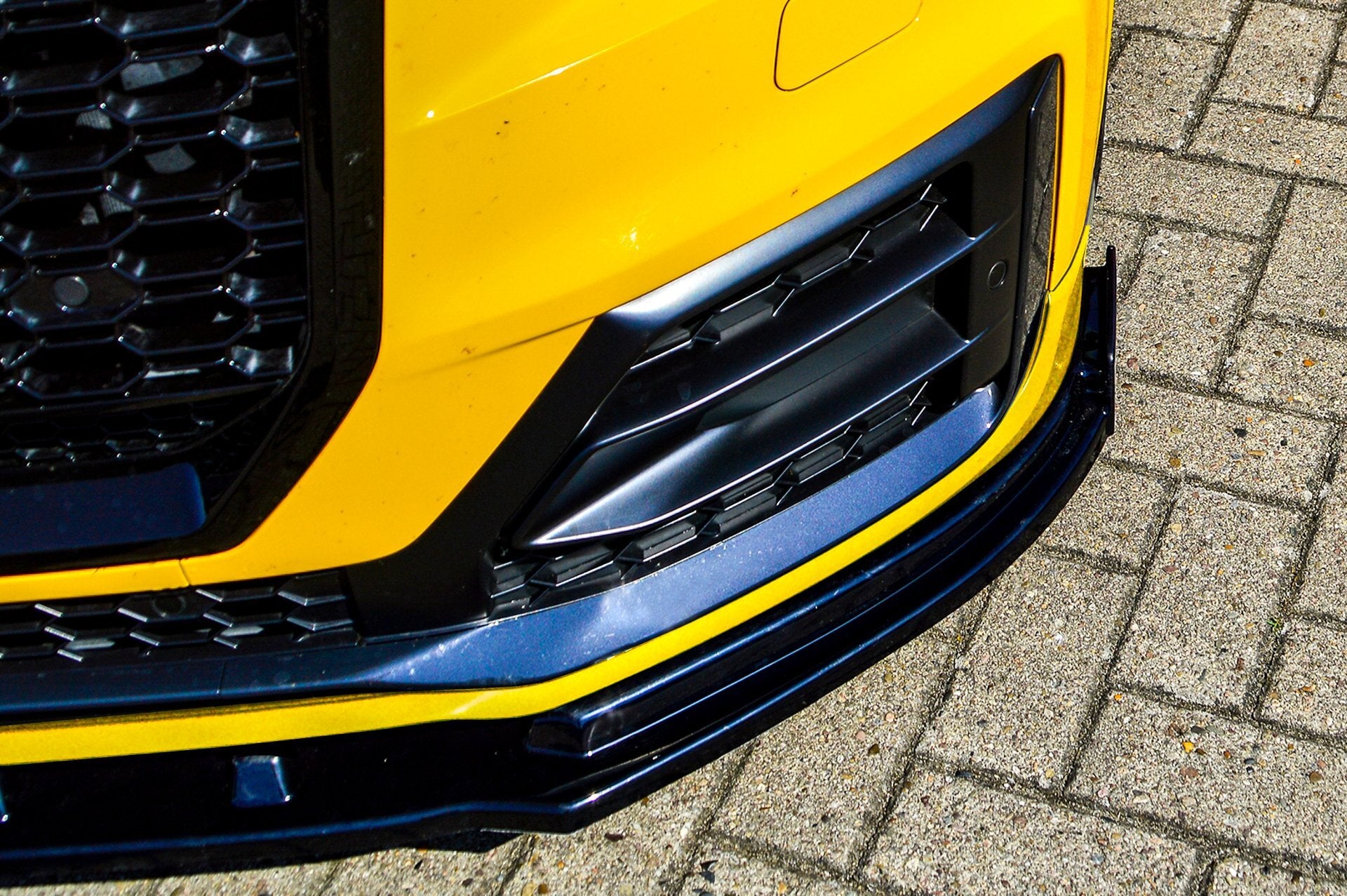 CUP Frontspoilerlippe ABS mit Seitenwing Audi Q2 GA, MK1 Sport Schwarz Glanz